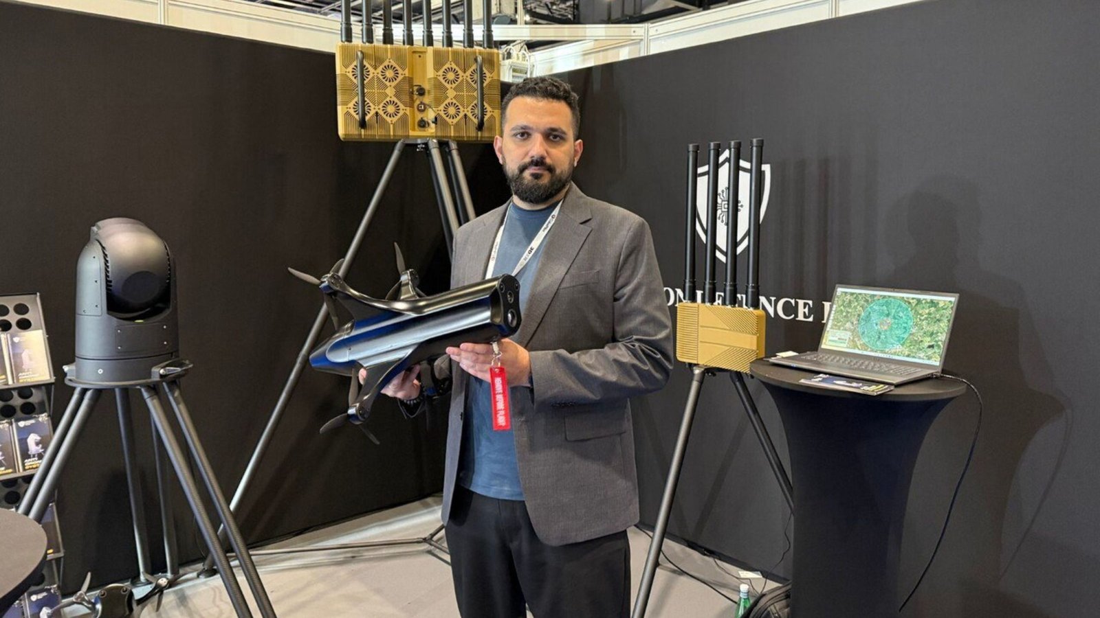 Baby Raptor, el Ferrari de los sistemas antidrones: “Despega, detecta, rastrea y neutraliza objetivos sin necesidad de piloto”