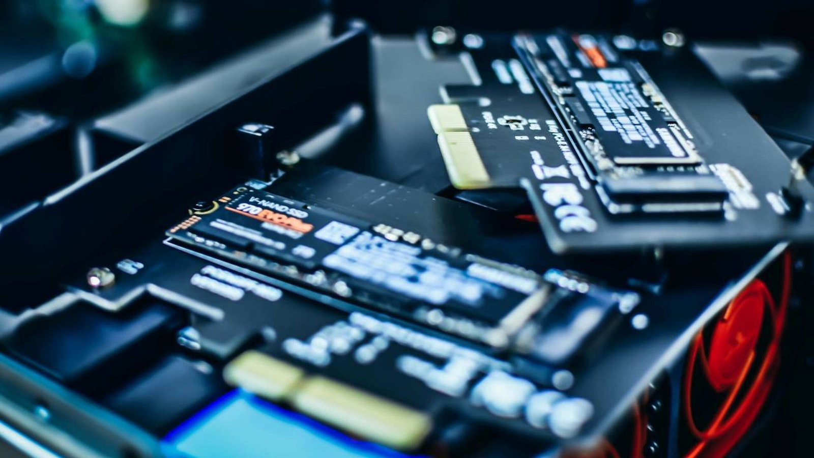 Si no quieres que tu PC se quede obsoleto y arruinarte, esto es lo que deberías comprar ya antes de que sea demasiado tarde