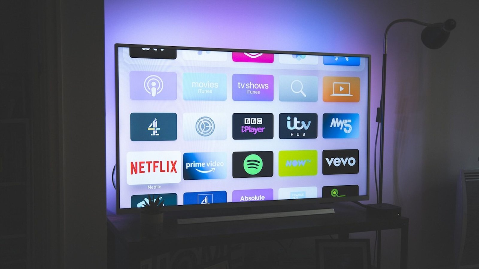 Si tu Smart TV no tiene espacio para más apps, aquí está la solución: Android TV Box potentes para rescatarla