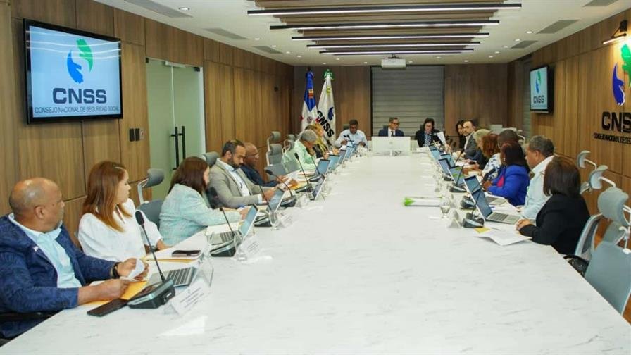 Seguros médicos cubrirán gigantomastia y medicamentos contra VIH, hepatitis B y tuberculosis