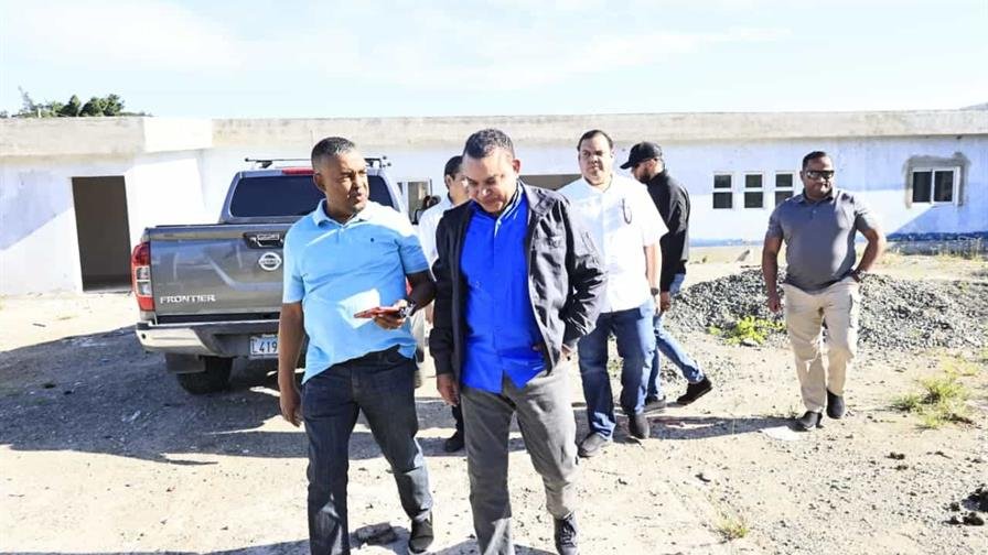 El director del SNS realiza sus primeras supervisiones: recorre hospitales en construcción de SDN