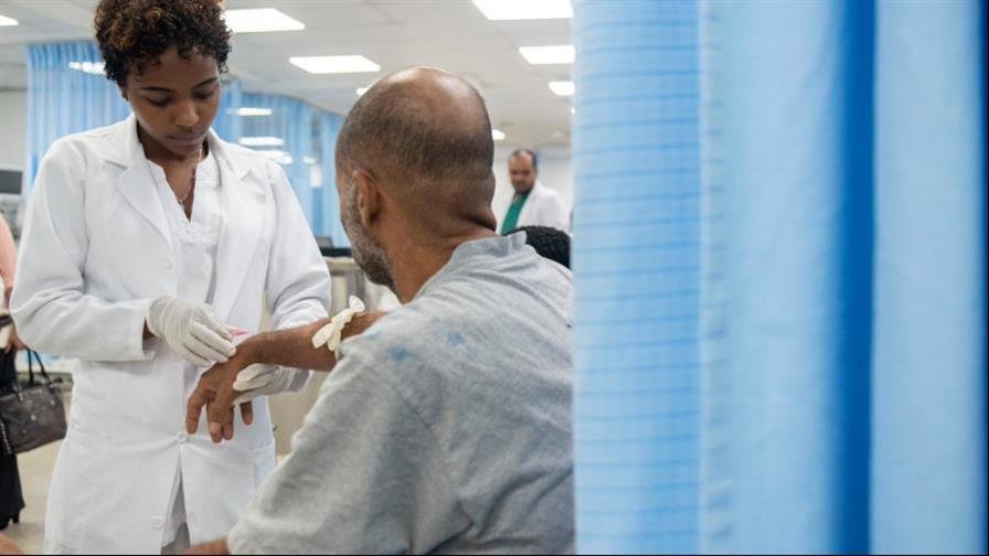 Enfermería: una profesión del futuro con un presente precario