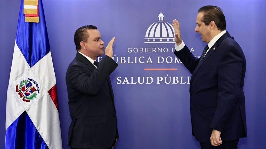 Juramentan a Julio César Landrón como nuevo director del Servicio Nacional de Salud