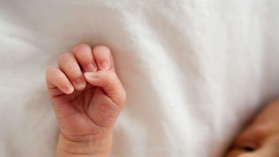 Nace el primer bebé del año 2026 en la maternidad de Los Mina