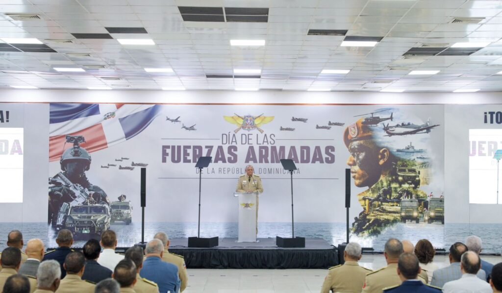 Director General PN asiste a conmemoración del Día de las Fuerzas Armadas