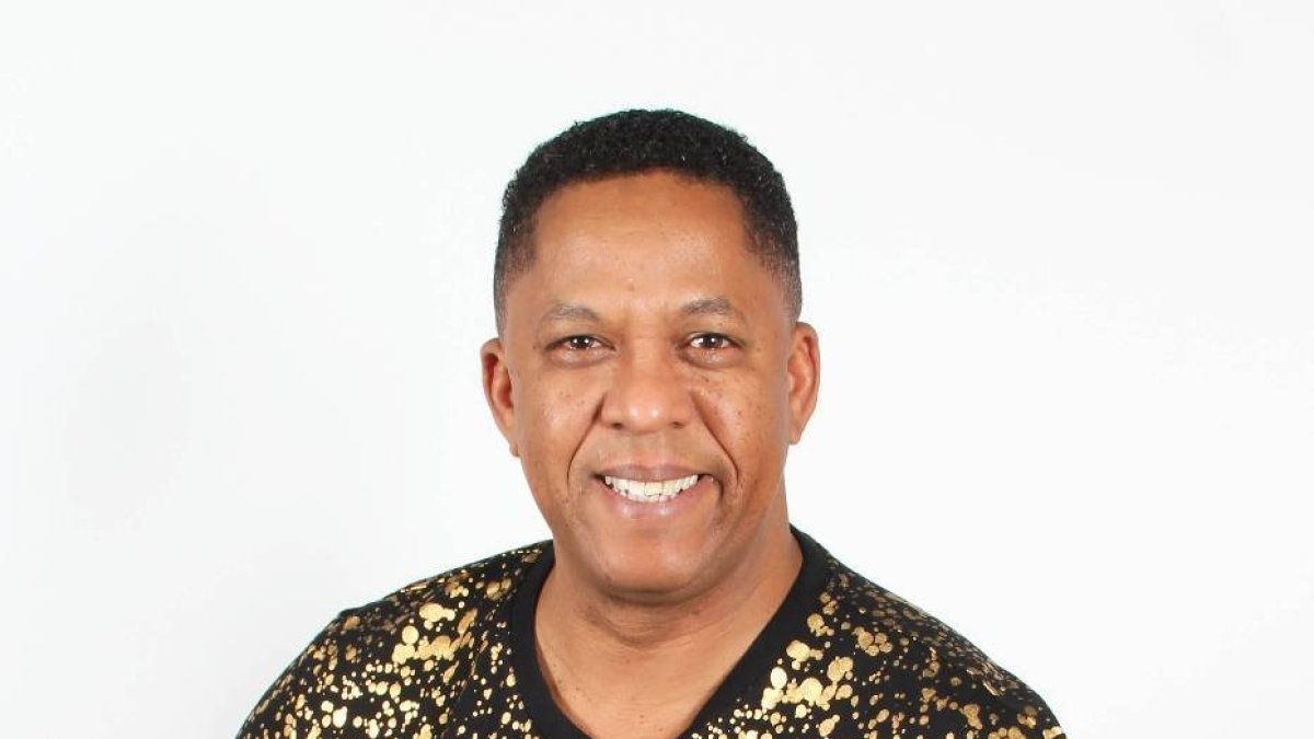 Merenguero Raúl Koki Acosta celebrará 30 años en la música