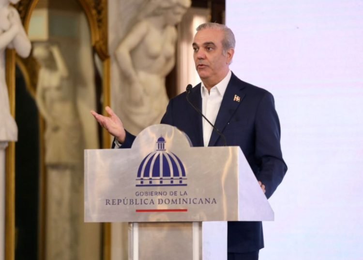 Abinader llama a sacrificio responsable y destaca fortaleza económica del país