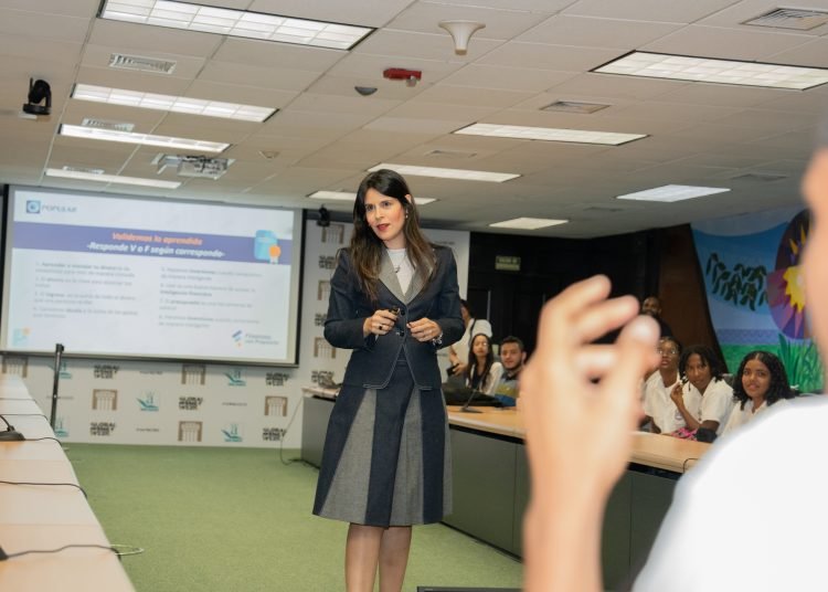 Banco Popular impulsa la educación financiera de niños y jóvenes en la Semana Económica y Financiera 2026