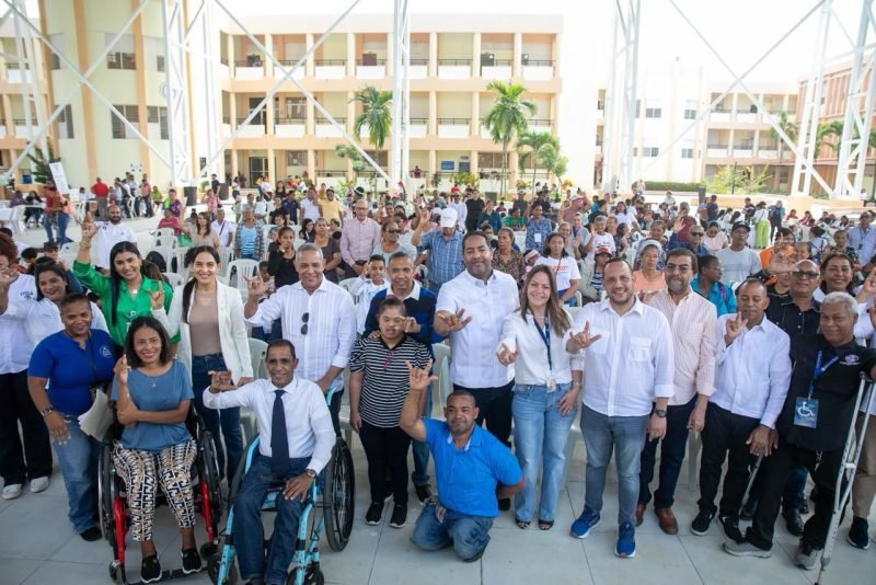 Conadis asiste a cientos de personas con discapacidad en San Francisco de Macorís