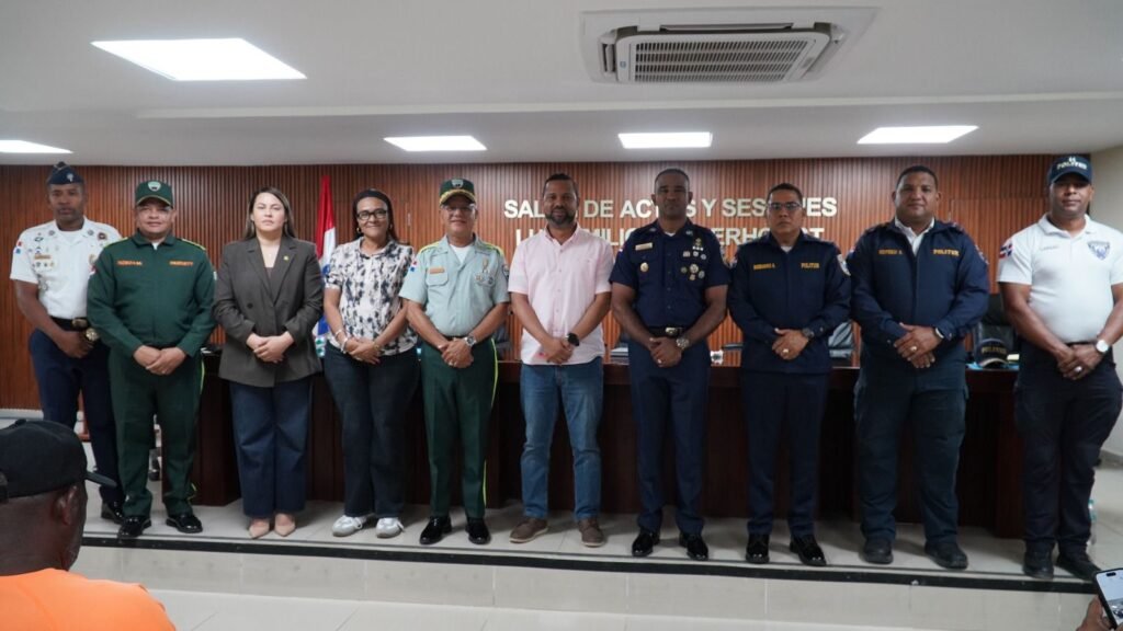 Director de la DIGESETT realiza recorrido en Las Terrenas y coordina acciones para fortalecer la seguridad vial previo Semana Santa