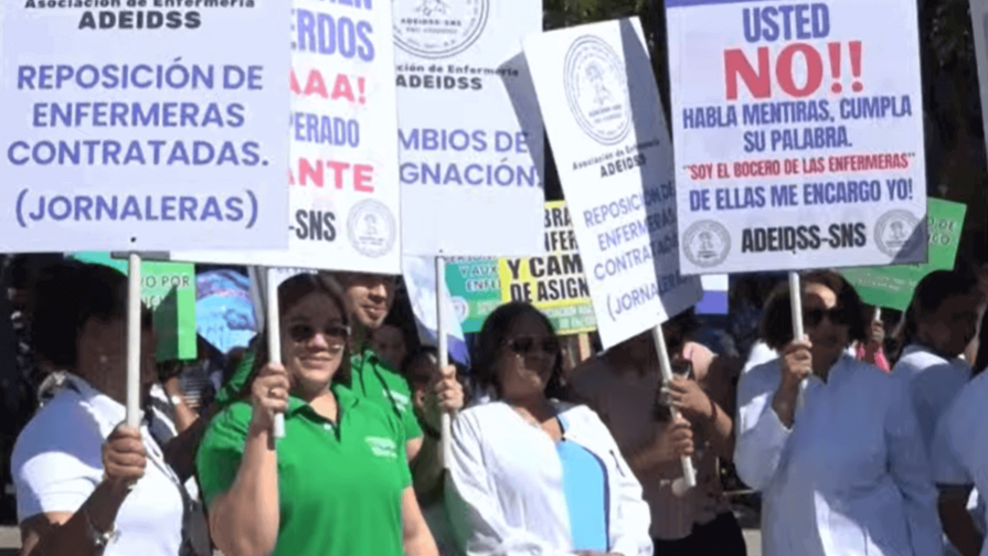 Enfermeras realizan piquete en reclamo de acuerdos definitivos con el Gobierno