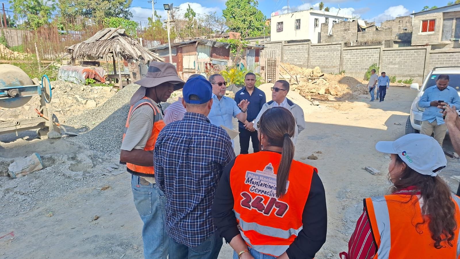 Informan avance en construcción de complejo educativo en Manoguayabo