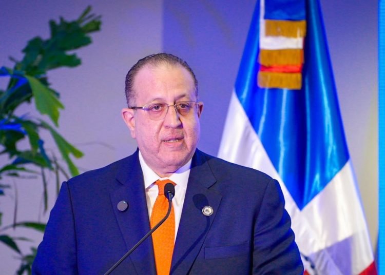 Magín Díaz: Gobierno reordena gasto y ajusta presupuesto ante alza del petróleo