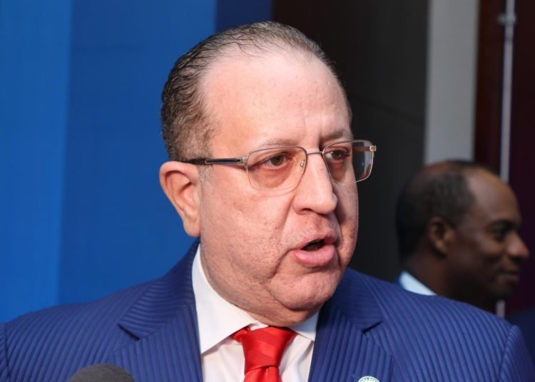 Magín Díaz justifica ajustes en combustibles por tensiones internacionales