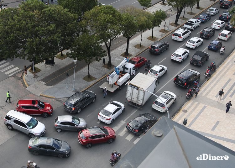 Parque vehicular en República Dominicana crece más que la economía