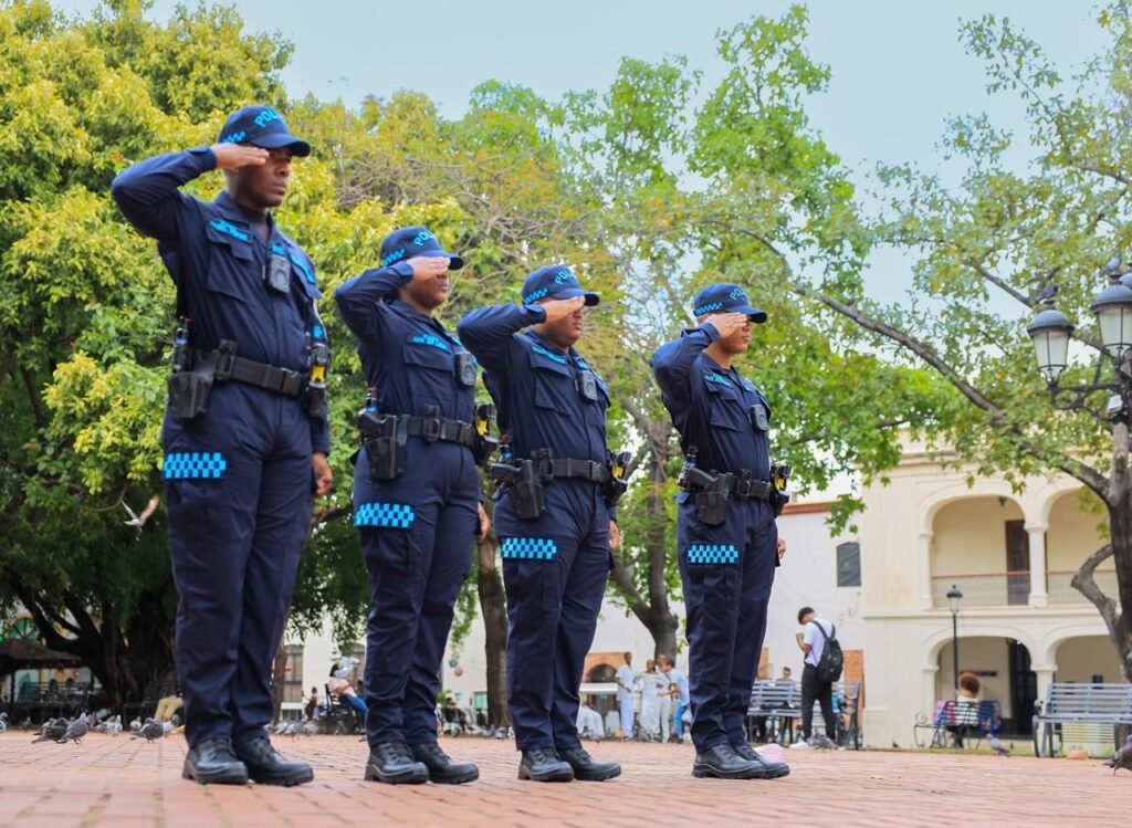 Policía Nacional publica fichas técnicas estandarizadas para uniformes como parte de la reforma institucional