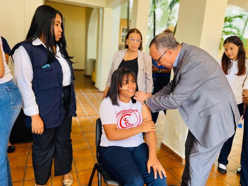 Salud Pública inicia en Puerto Plata aplicación de vacuna nonavalente contra el VPH