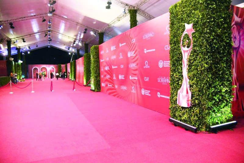 Se tiende la alfombra roja en el Teatro Nacional para recibir este miércoles a los artistas del Soberano