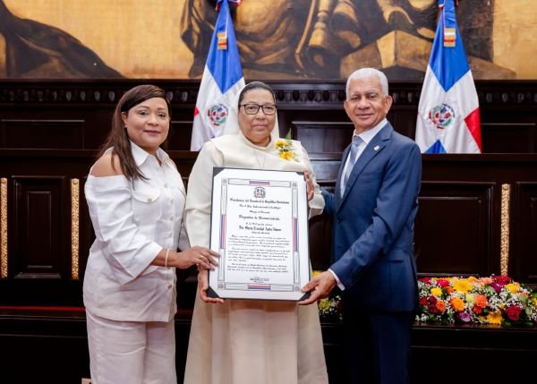 Senado reconoce labor social de sor Trinidad Ayala Adames