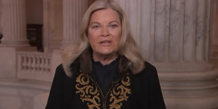 Un acuerdo para los intereses de las stablecoins está 99% listo, según Lummis