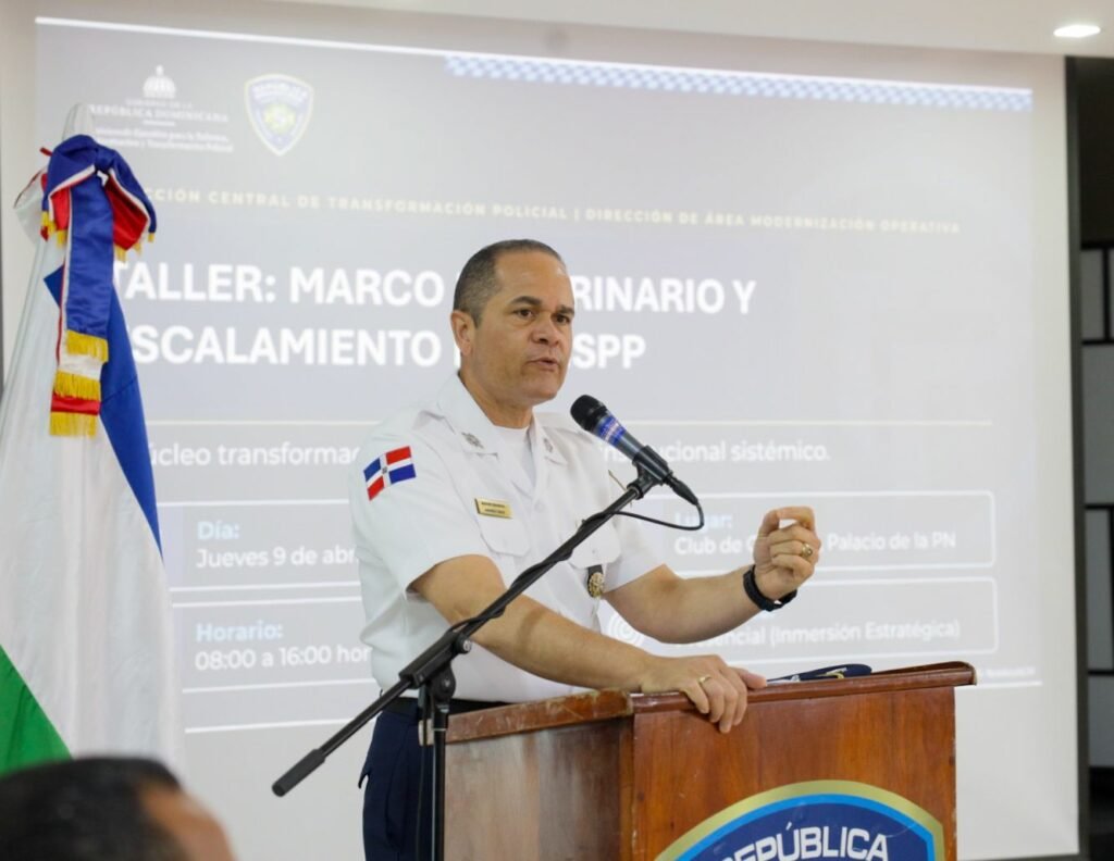 Policía Nacional fortalece su servicio con taller estratégico enfocado en la modernización institucional y el patrullaje