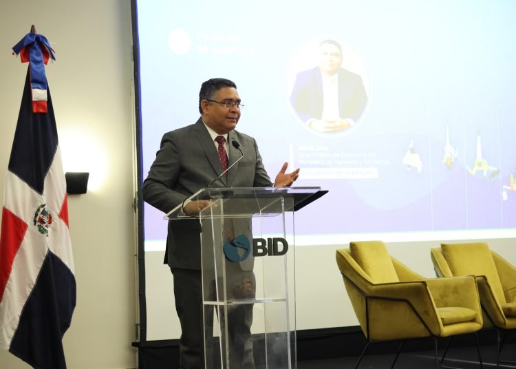 Alexis Cruz: reto económico de RD será crecer con más productividad e innovación