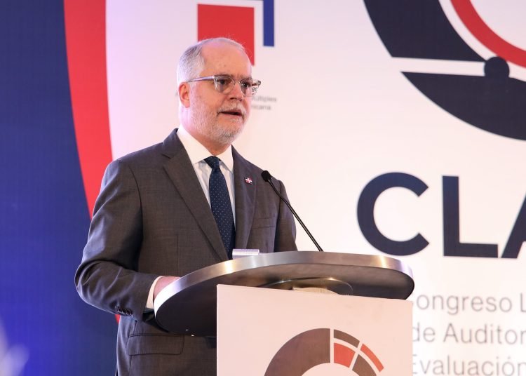 Auditorías deben anticipar fraudes y riesgos, advierten ABA y Superintendencia