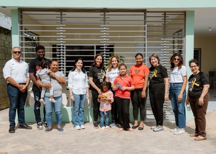 Banco Popular y Facci entregan vivienda a niña con cáncer en Santo Domingo Este