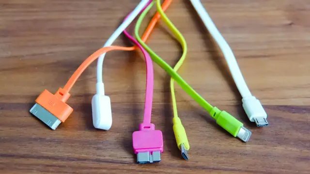 Cómo cuidar los cables de tus dispositivos electrónicos para que no se estropeen (y no es como seguramente lo estás haciendo)