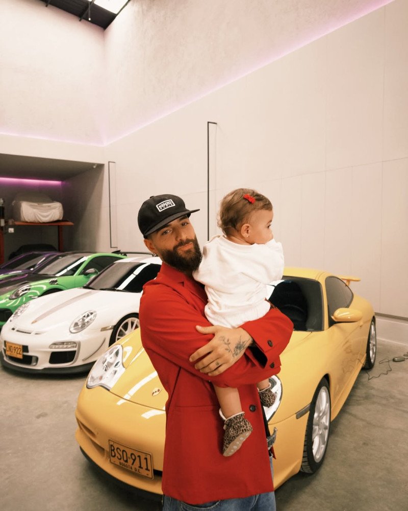 ¡Es un niño!: Maluma revela el sexo del bebé que espera junto a su novia