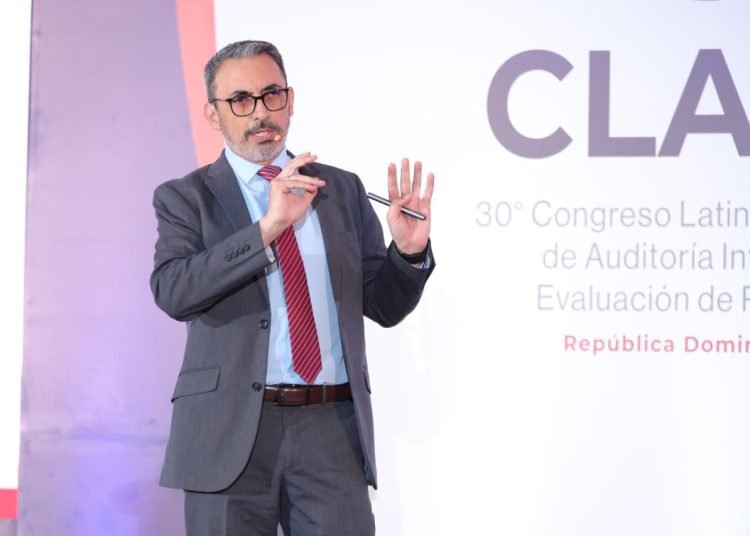 Fraude financiero digital crece más rápido que los controles, advierte experto en Clain 2026