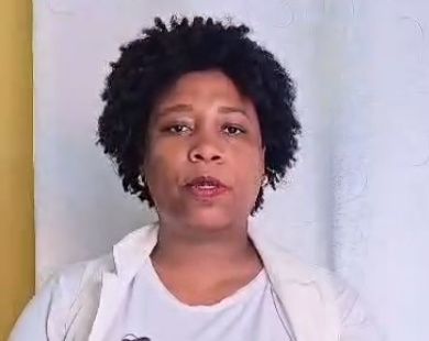 Madre denuncia que ARS SeNaSa se niega a cubrir terapias del habla para su hijo con condición especial