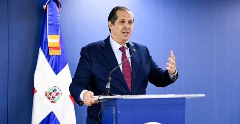 Ministro de Salud resalta RD ha fortalecido la vigilancia ante brote de ébola en África