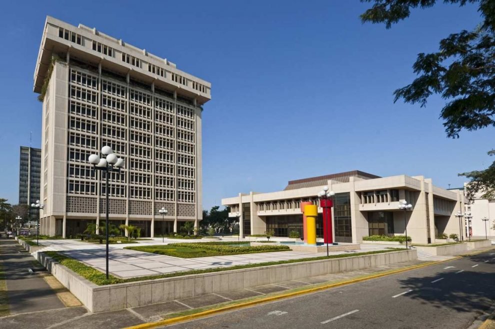 RD: Abril rompe tendencia de 35 meses de inflación dentro del rango meta
