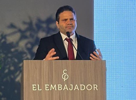 Reservas y remesas contienen presión sobre el dólar en RD