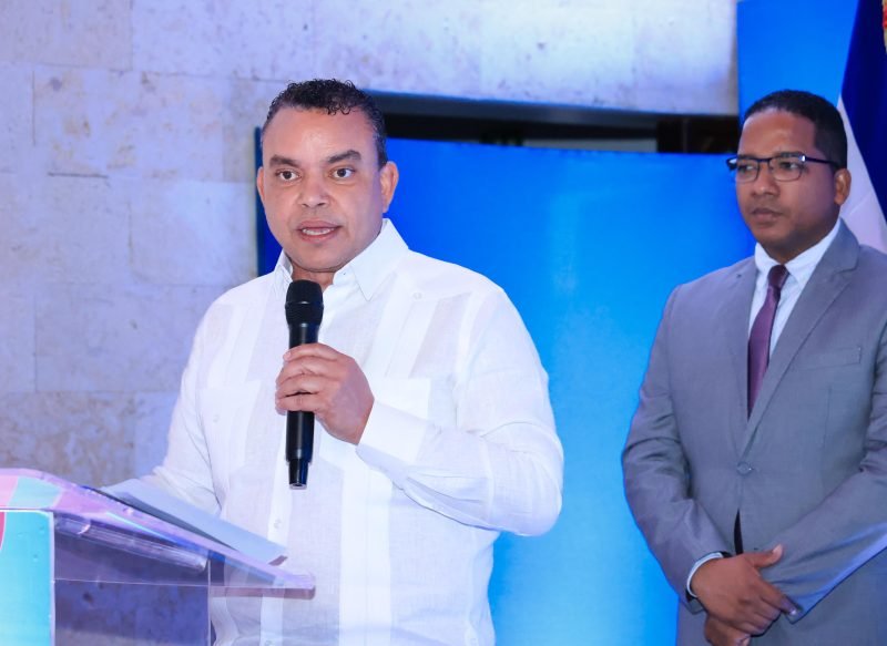 SNS destaca avances en salud bucal durante quinto simposio nacional