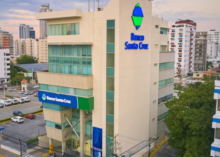 Banco Santa Cruz anuncia integración a programa de Visa para impulsar comercio con IA