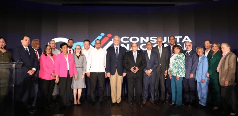 El Gobierno lanza consulta para la reforma educativo en RD