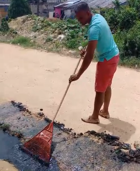 Moradores de Villa Cerro en Higüey denuncian colapso cloacal y abandono de sus calles