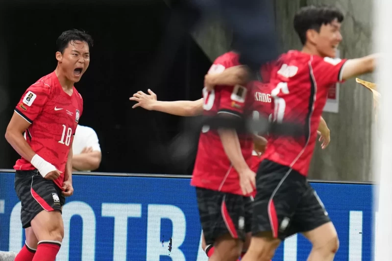 Surcorea remonta para superar 2-1 a República Checa en la Copa Mundial de la FIFA