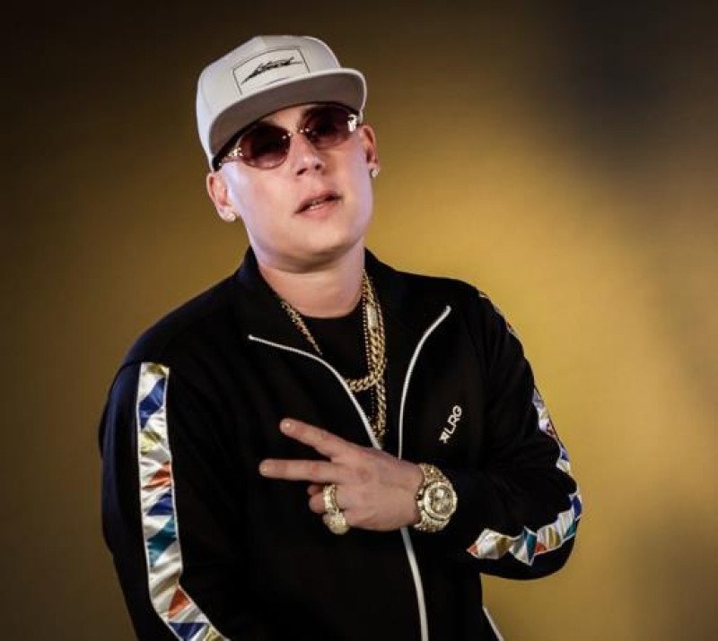 Cosculluela enfrenta querella por alegada “intimidación” mediante una llamada telefónica