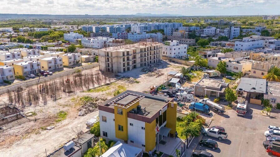 Director distrital de Verón defiende el Plan Territorial y anuncia vistas públicas para inquietudes