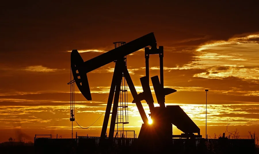El petróleo de Texas cae un 5,72 % tras pausar EE.UU. los ataques contra Irán