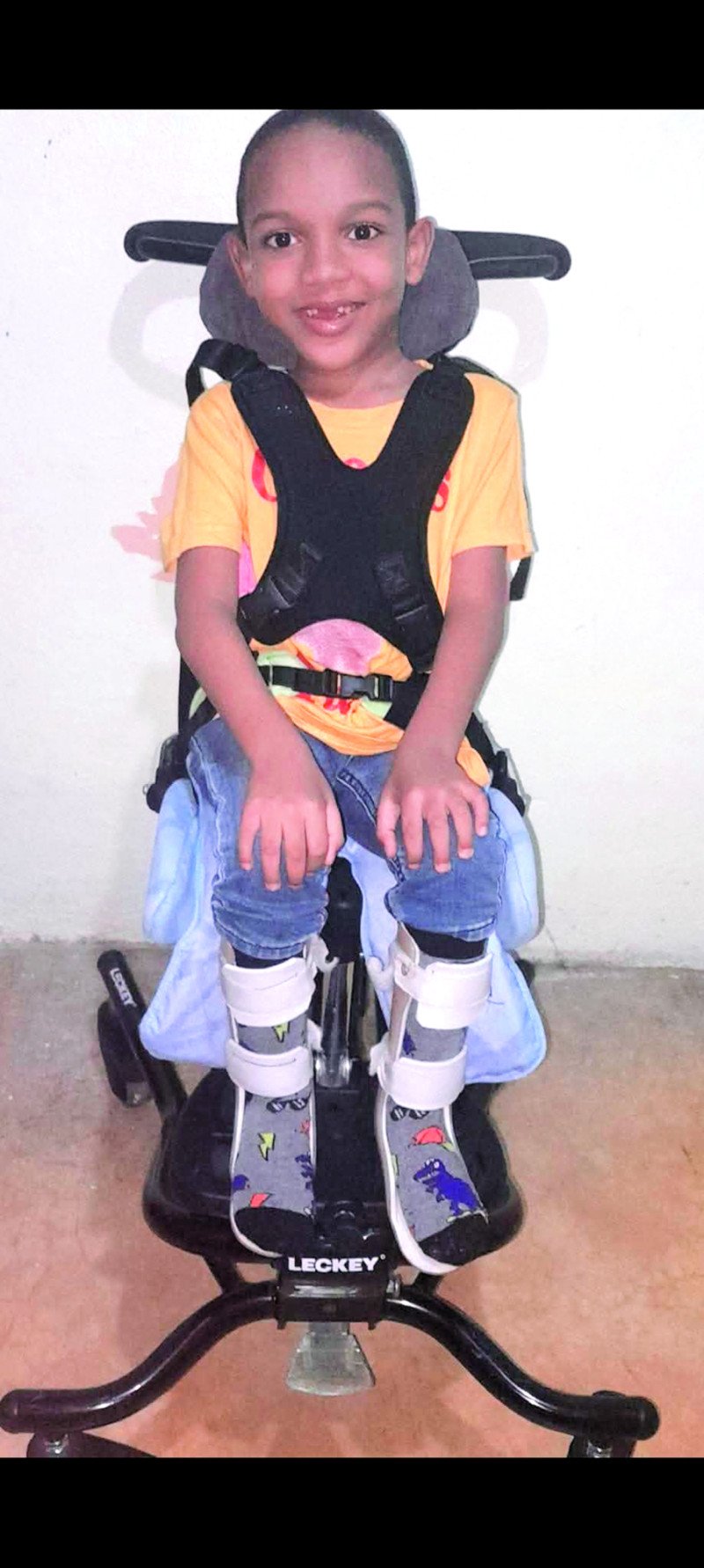 Familias de niños con AME aún esperan promesa de Salud Pública