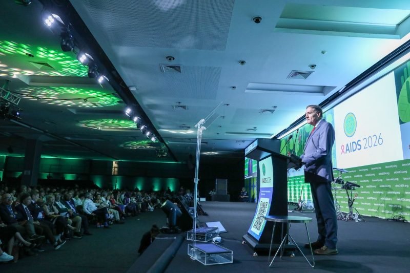 OPS afirma que las Américas tienen las herramientas para eliminar el VIH, pero persisten brechas de acceso