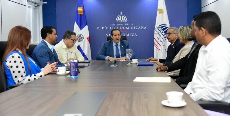 Salud Pública dice avanza cobertura a tratamiento para niños con atrofia muscular