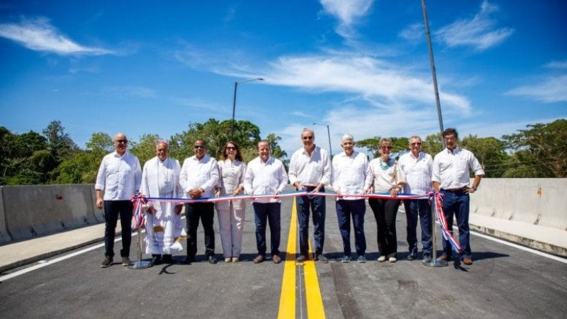 Abinader inaugura puente Camú, escuelas y planta de valorización de residuos en Puerto Plata