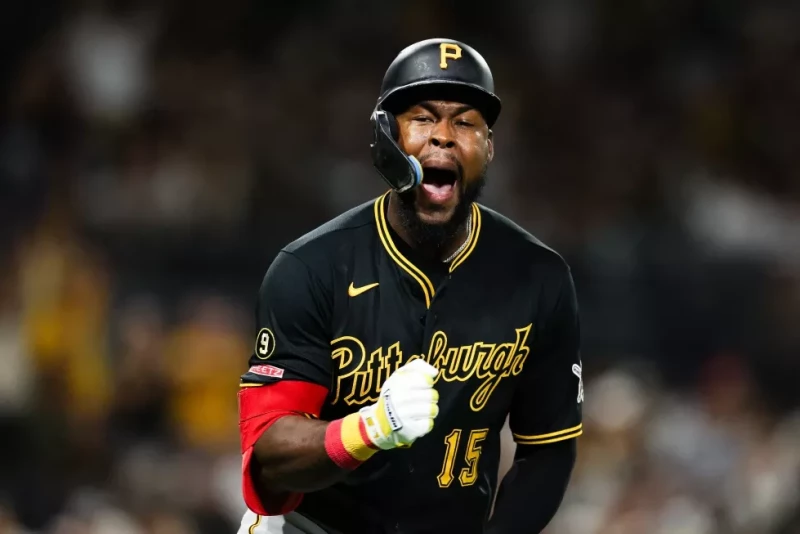 Oneil Cruz logra su tercera campaña seguida con 20-20 en jonrones y bases robadas