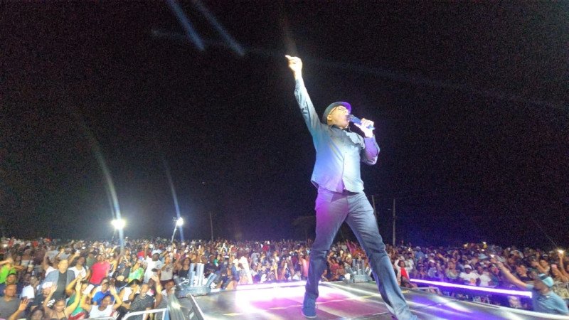 Ramón Orlando advierte que “special guest” en Estadio Olímpico estará unos metros más lejos de la tarima